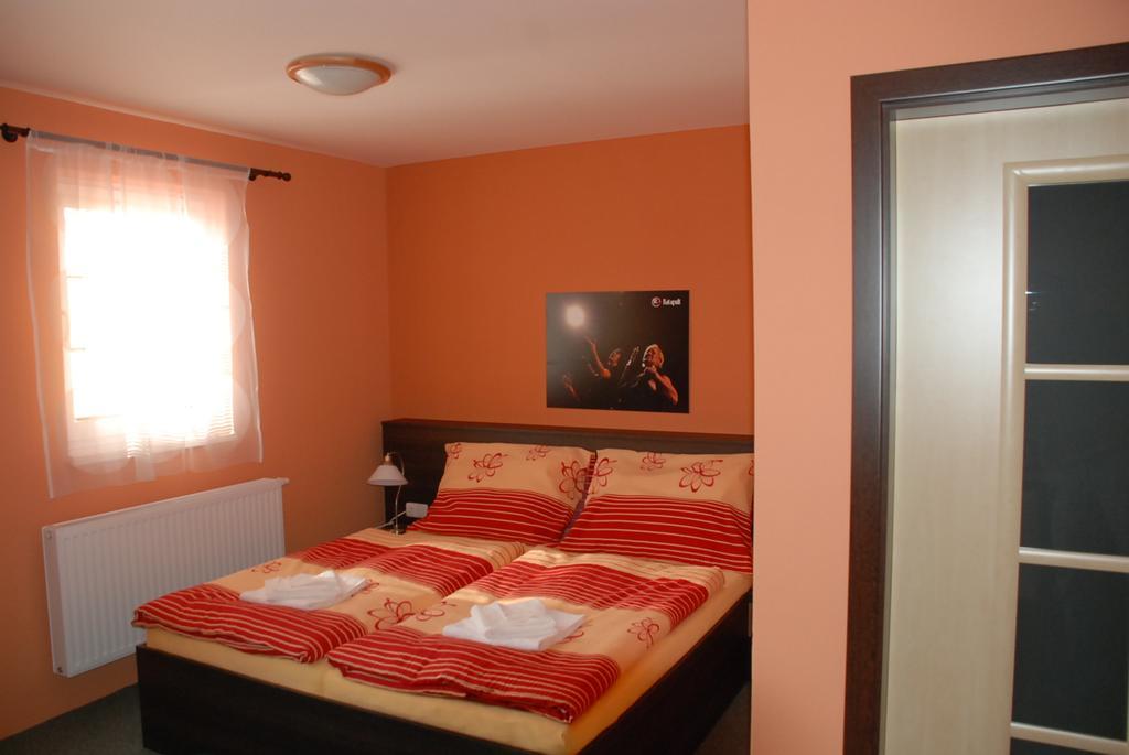 Hotel Vinarstvi U Kaplicky Zaječí Zimmer foto