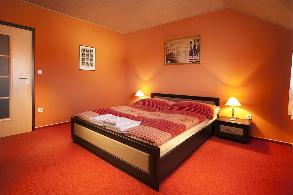 Hotel Vinarstvi U Kaplicky Zaječí Zimmer foto